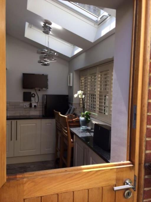 River Road, Littlehampton, Executive Apartment Esterno foto